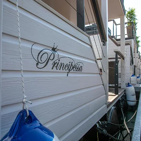 Floating Sea House Principessa