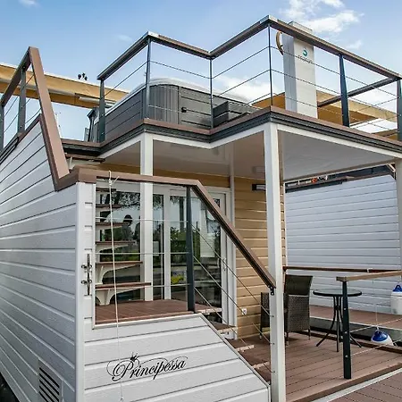 Floating Sea House Principessa *
