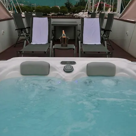 Dom wakacyjny Floating Sea House Principessa Portorož