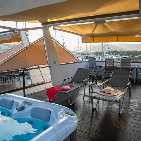 Floating Sea House Principessa