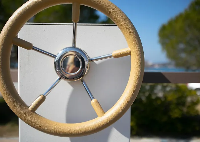 Floating Sea House Principessa ポルトローシュ