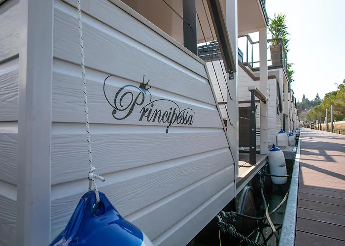 Floating Sea House Principessa