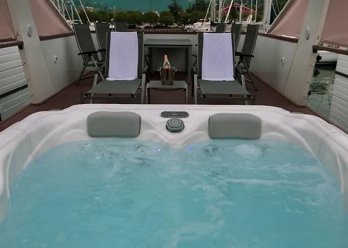 別荘 Floating Sea House Principessa ポルトローシュ