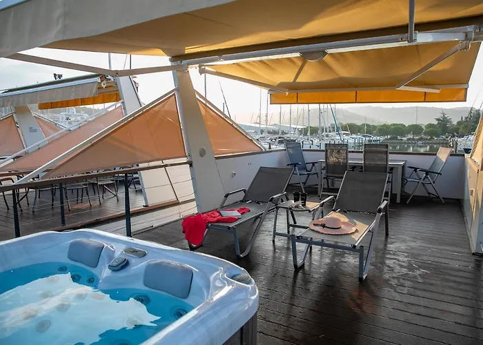 Floating Sea House Principessa